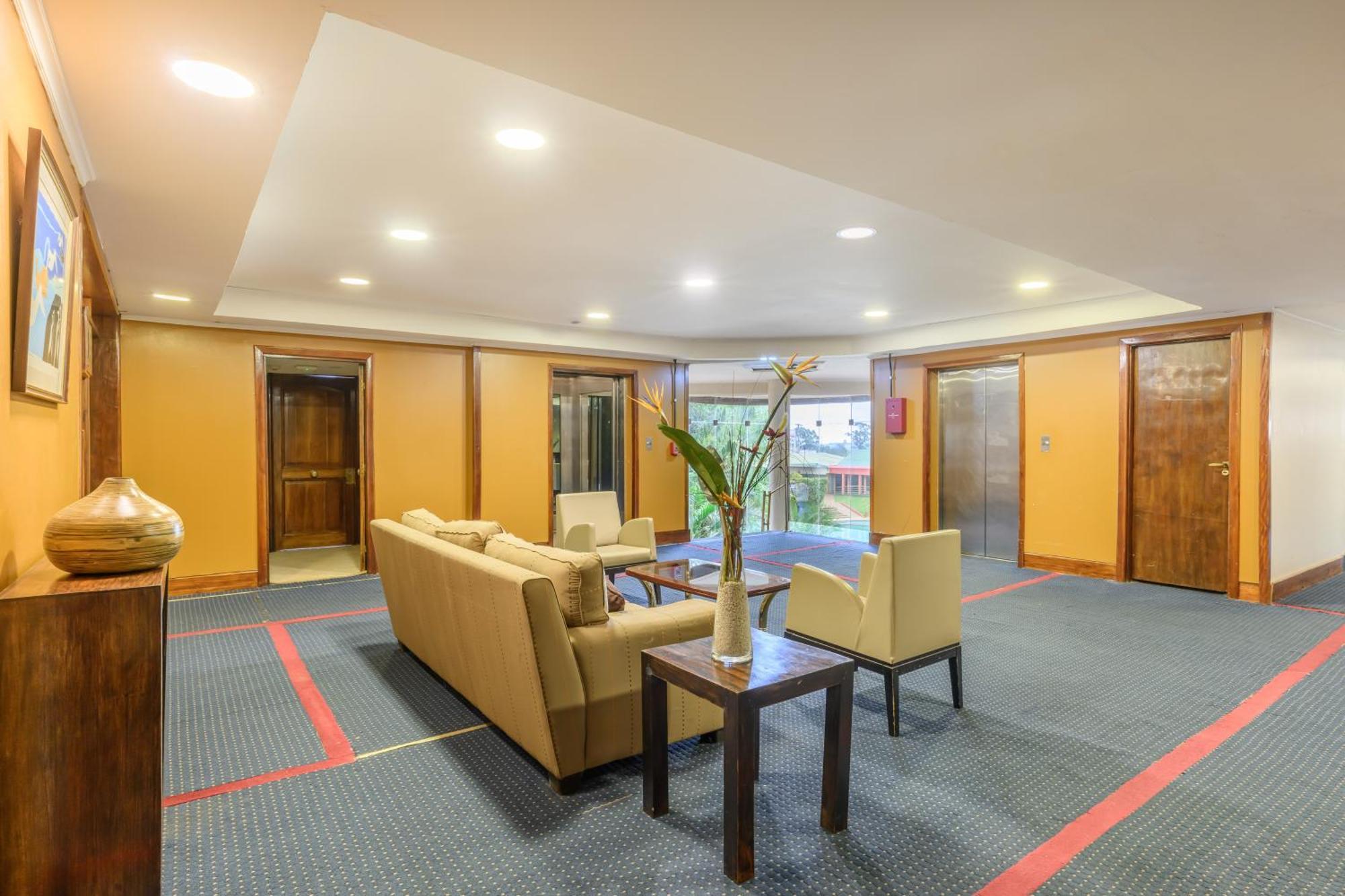 엑스 호텔 카타라타스 푸에르토이과수 외부 사진 The lobby of the hotel