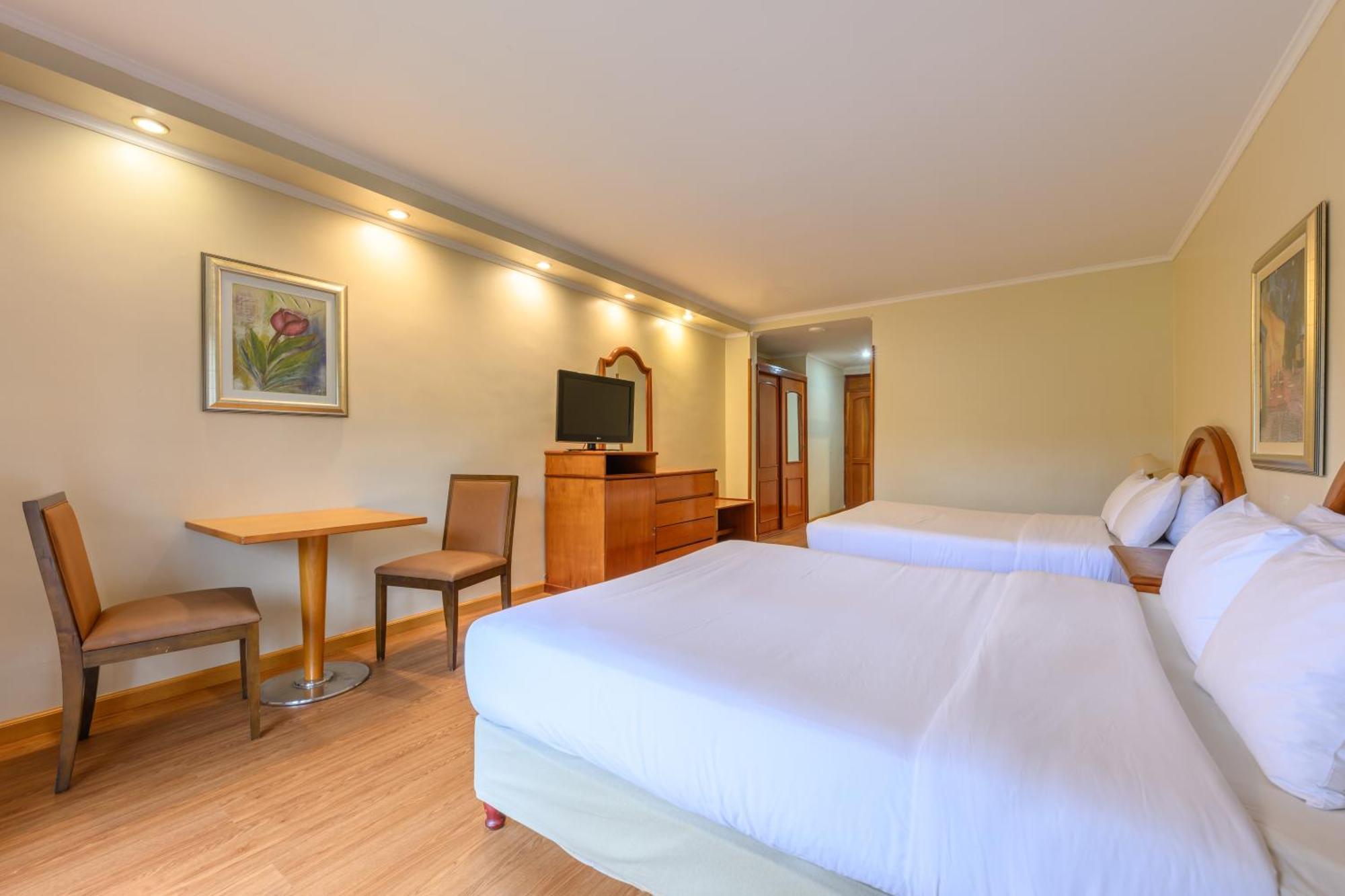 엑스 호텔 카타라타스 푸에르토이과수 외부 사진 A typical room at the hotel