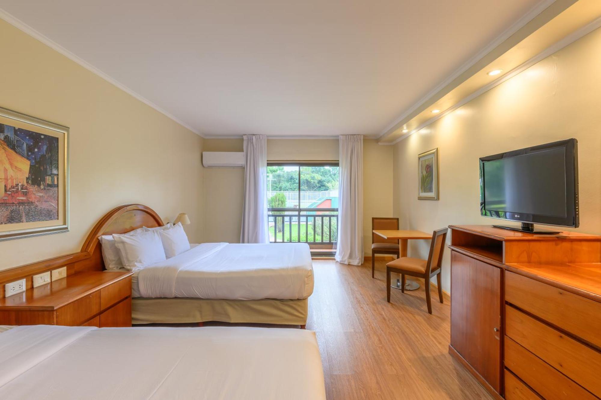 엑스 호텔 카타라타스 푸에르토이과수 외부 사진 A room at the hotel