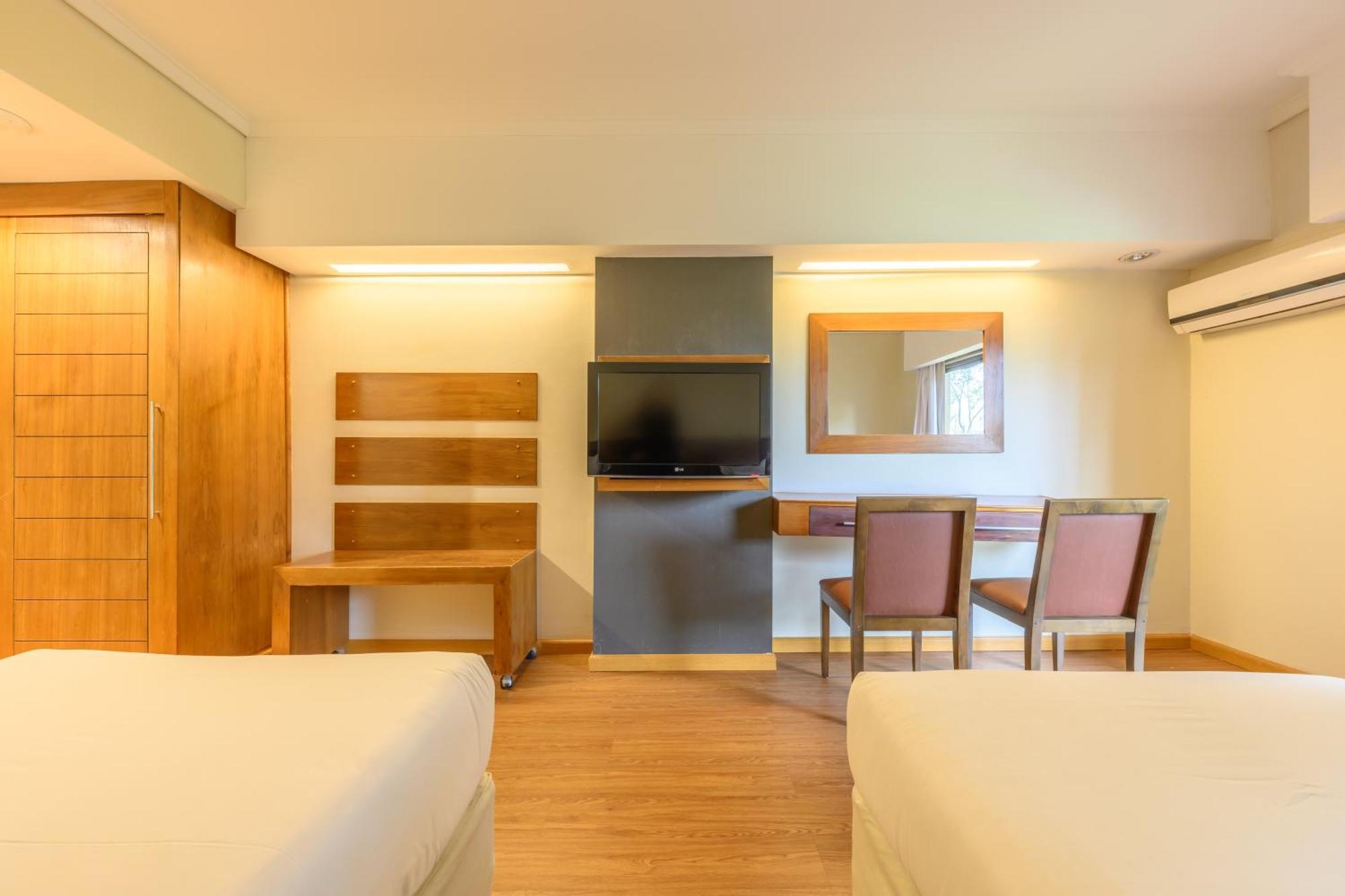 엑스 호텔 카타라타스 푸에르토이과수 외부 사진 A room at the hotel