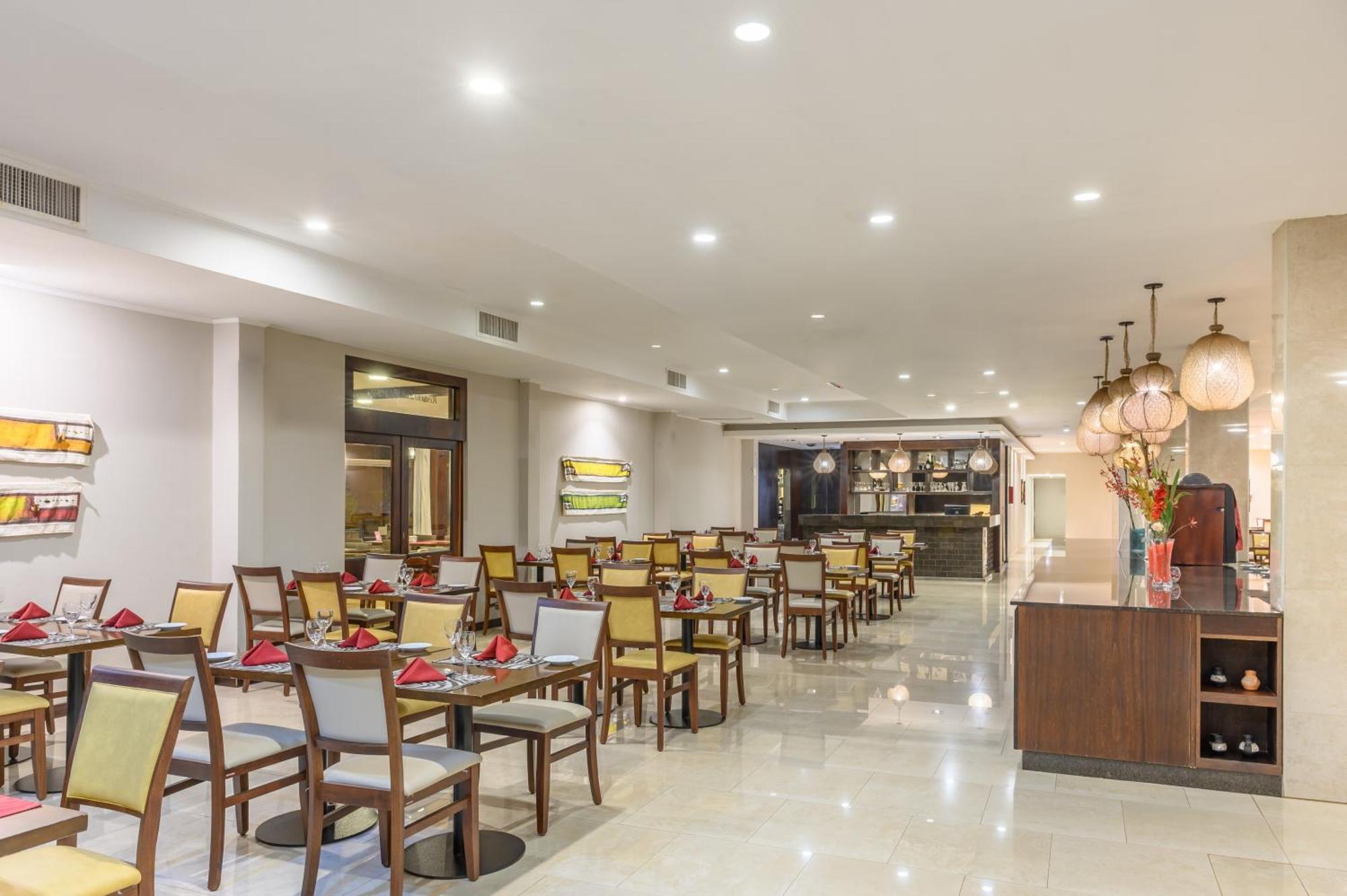 엑스 호텔 카타라타스 푸에르토이과수 외부 사진 The restaurant at the hotel