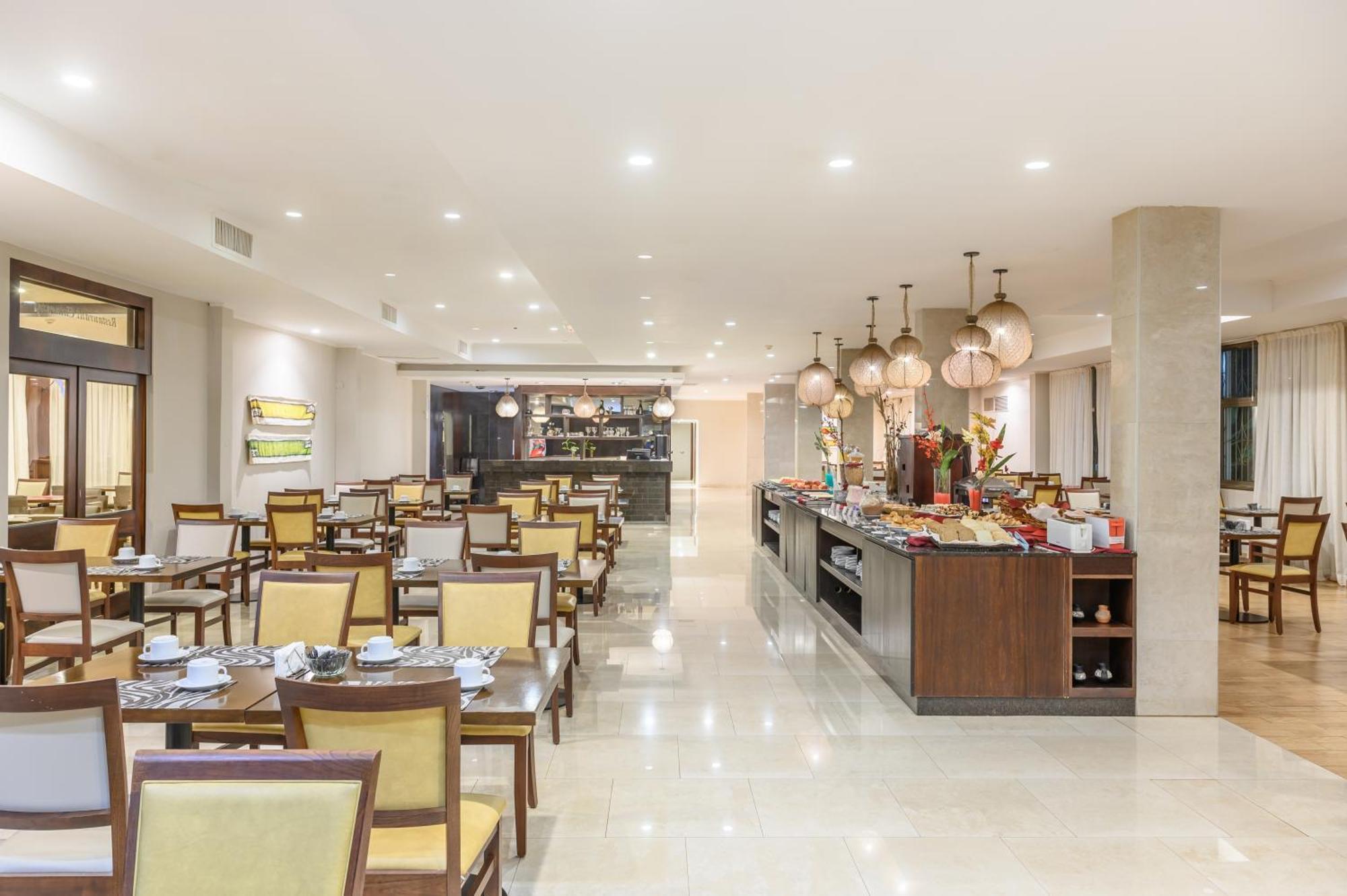 엑스 호텔 카타라타스 푸에르토이과수 외부 사진 The restaurant