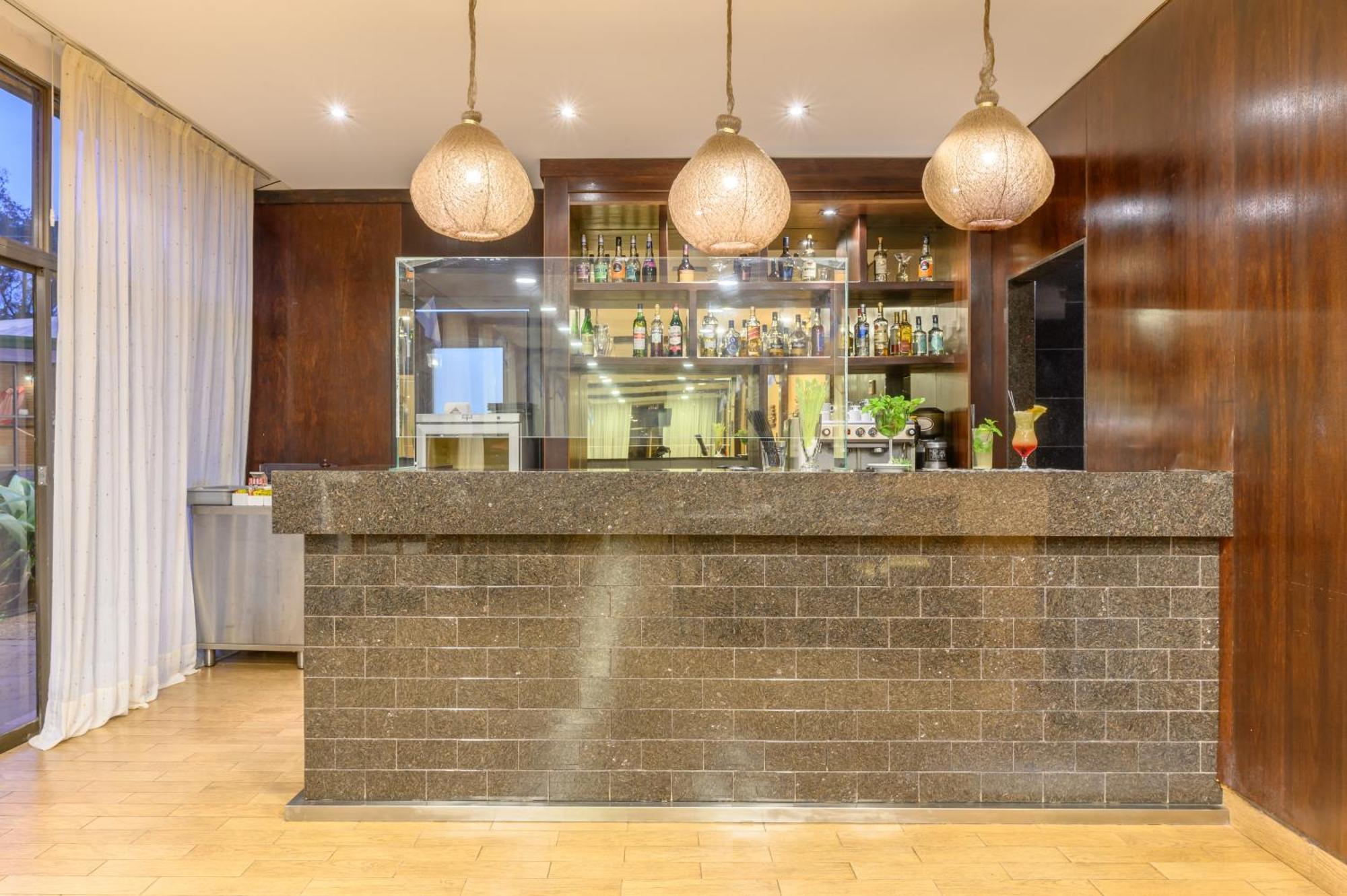 엑스 호텔 카타라타스 푸에르토이과수 외부 사진 The bar at the 101 bar