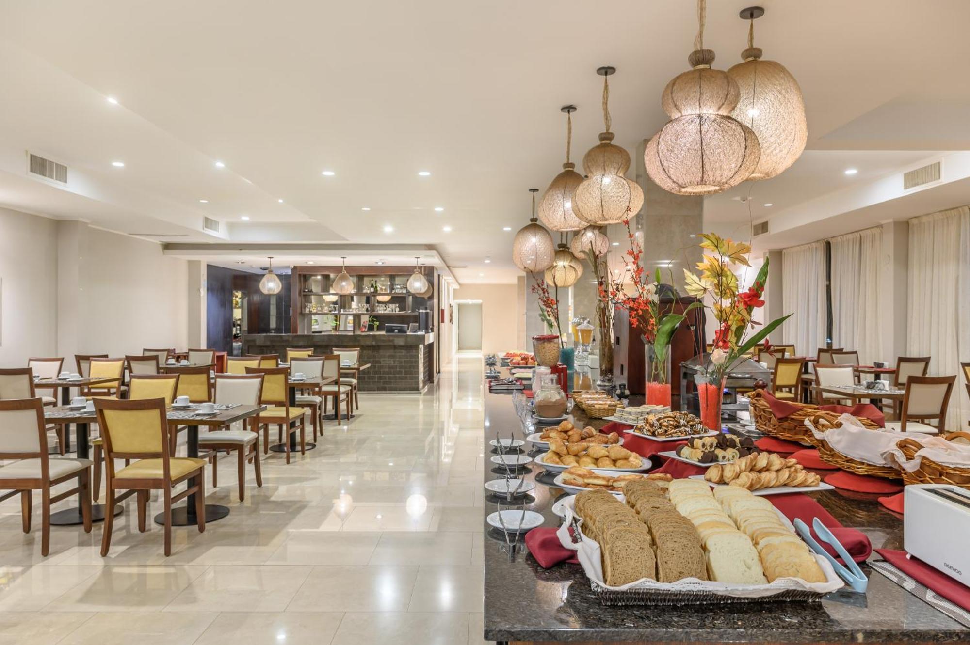 엑스 호텔 카타라타스 푸에르토이과수 외부 사진 The restaurant at the hotel